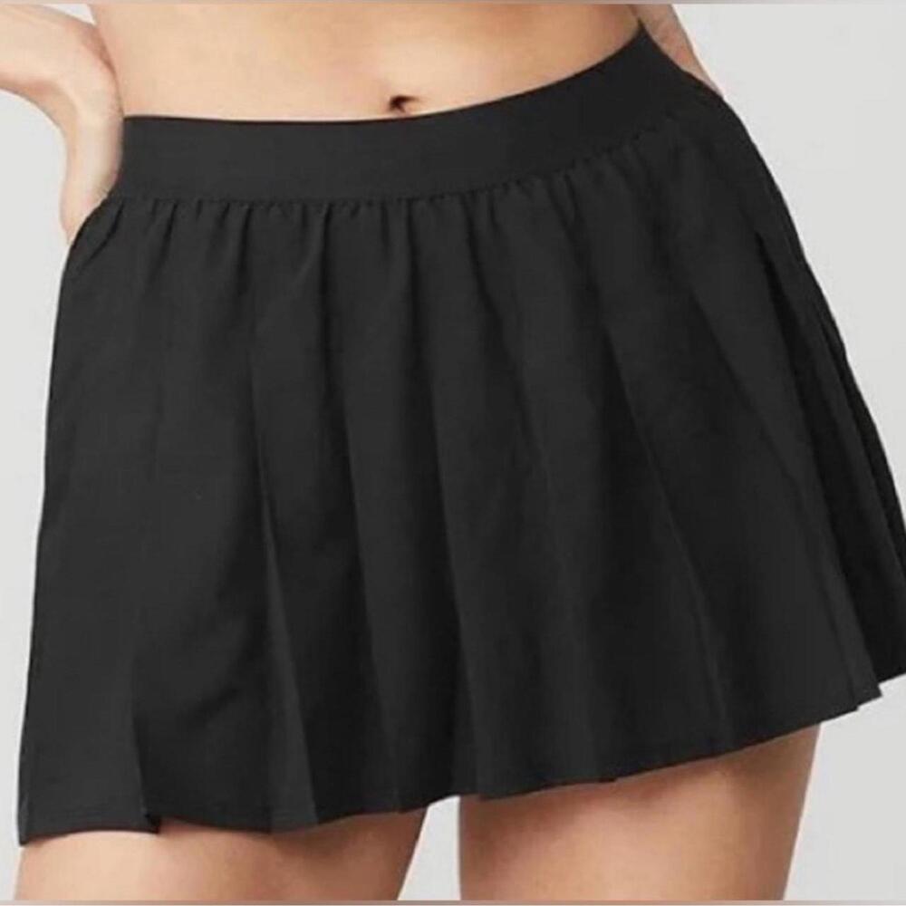 Alo varsity pleated tennis skirt in black. Size M. Perfect condition. - Picture 2 of 5